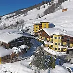 Eggerhof Mit Panorama Aussicht, Inklusive Verwoehnpension Und Joker Card Hotel Saalbach-Hinterglemm