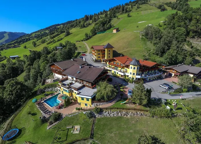 Eggerhof Mit Panorama Aussicht, Inklusive Verwoehnpension Und Joker Card Hotel Saalbach-Hinterglemm